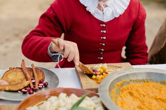 pilgrim at thanksgiving table