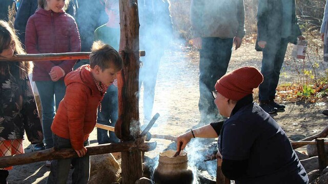 Cooking arbor patuxet homesite child educator foodways