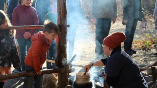 Cooking arbor patuxet homesite child educator foodways
