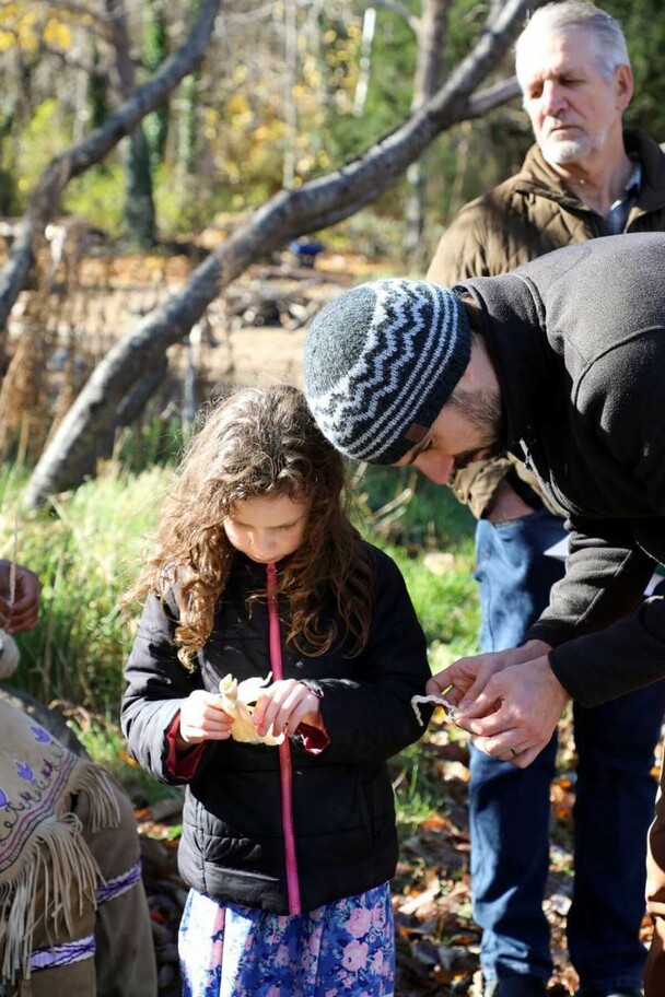 Father daughter thanksgiving homesite activity