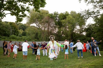 Red haw singers dancers plimoth patuxet