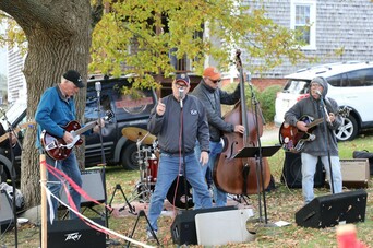 The Shady Roosters perform at Grain Fest.