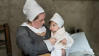 Mother and child Pilgrim wearing coifs.