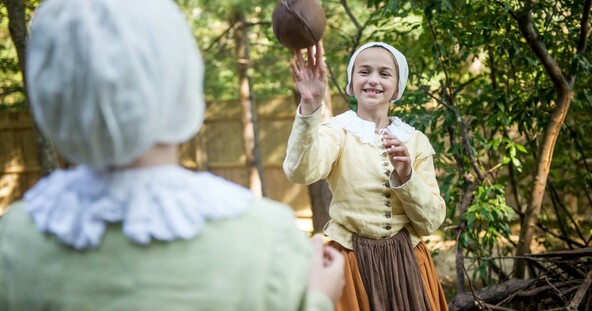 Pilgrim children play game