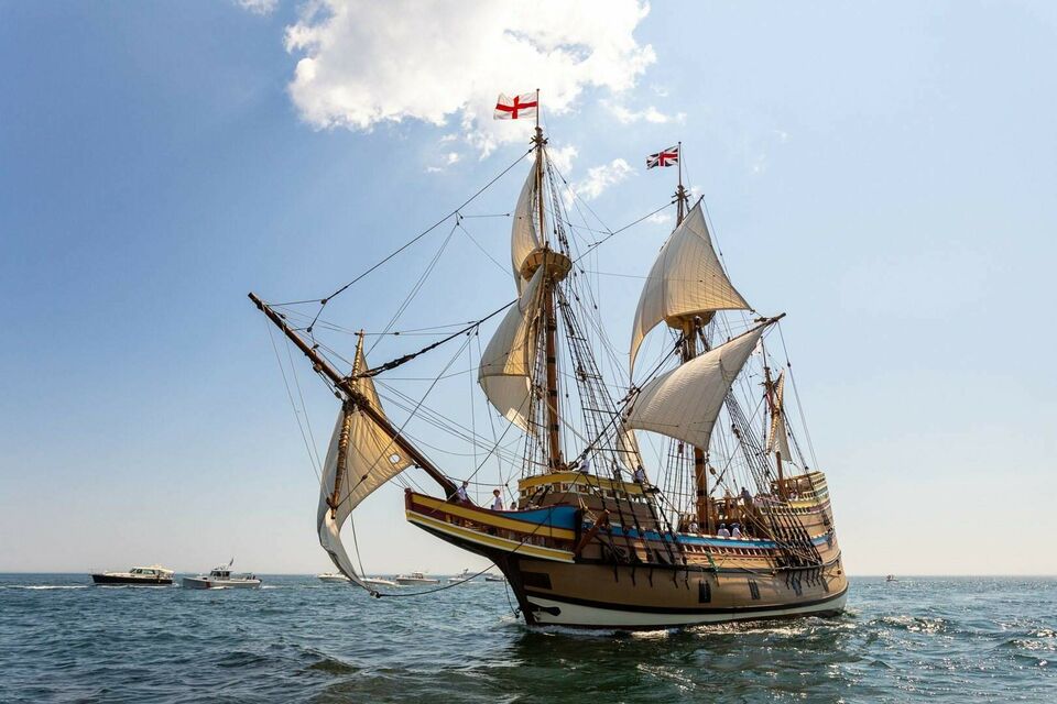 Mayflower sailing on ocean