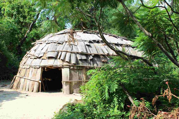 Plimoth Patuxet Museums | Building a Home