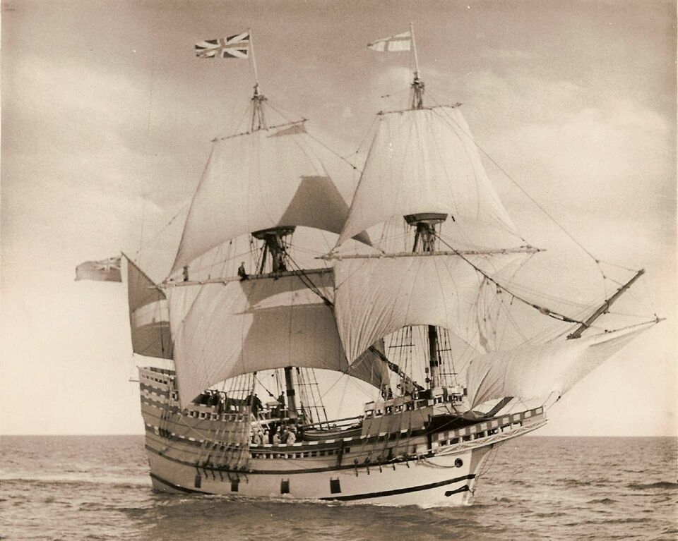 Historic photo of mayflower ii under sail