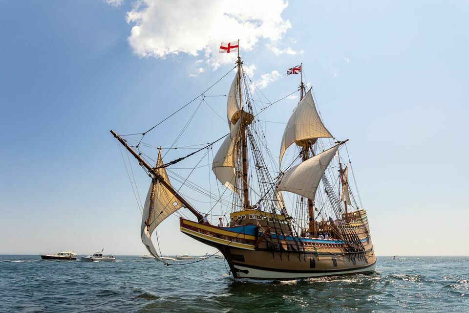 Mayflower sails on open ocean